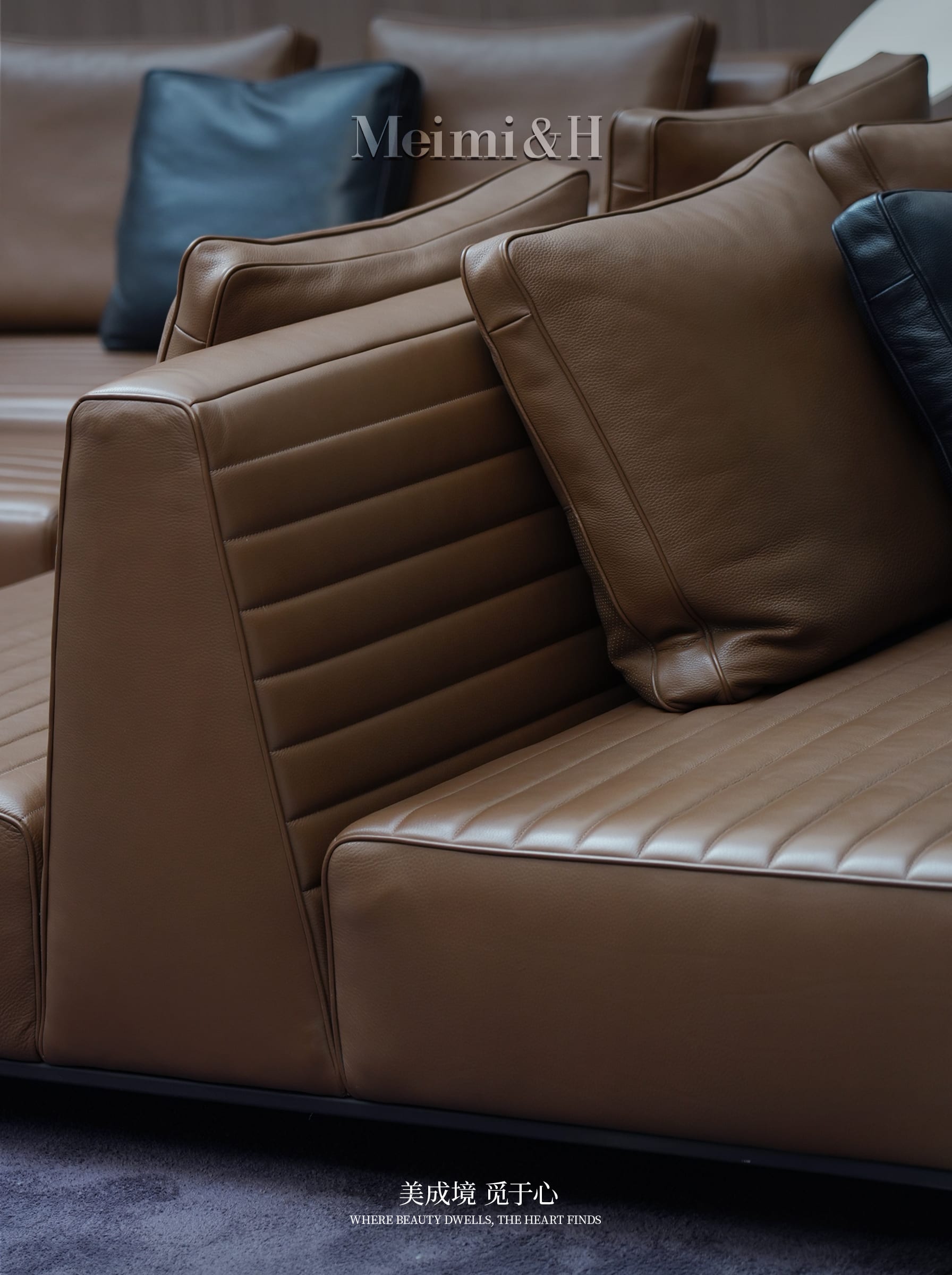 Roger's Sofa detail 8